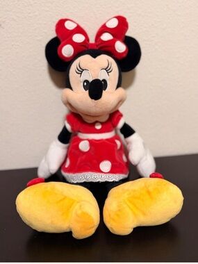 Disney Minnie Mouse Plushie Stuffed Animal